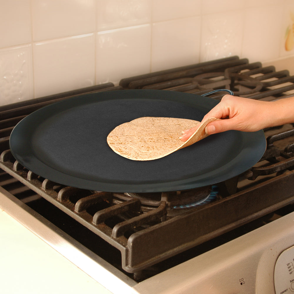 Bene Casa 12-inch diameter, non-stick, round steel pan with single metal handle